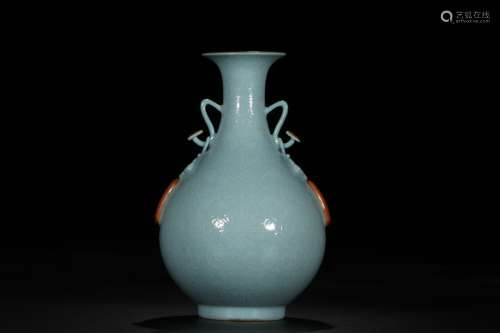A Chinese Turquoise Blue Glazed Porcelain Vase