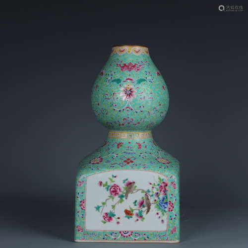 A Chinese Famille Rose Porcelain Vase