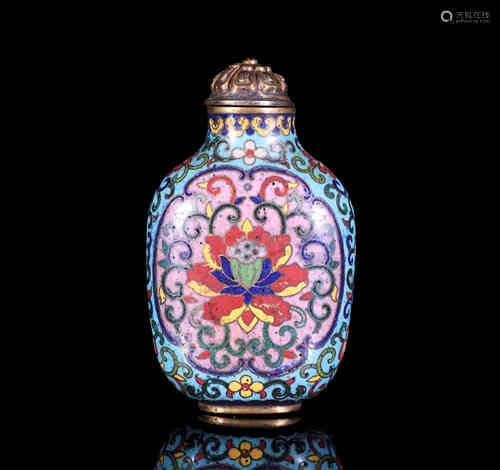 A Chinese Cloisonne Snuff Bottle