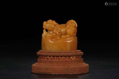 A Chinese Carved Tianhuang Seal