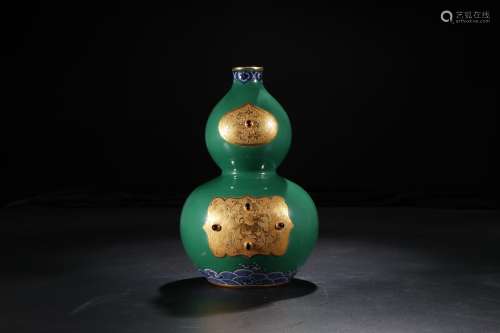 A Chinese Green Ground Blue and White Porcelain Double Gourd Vase