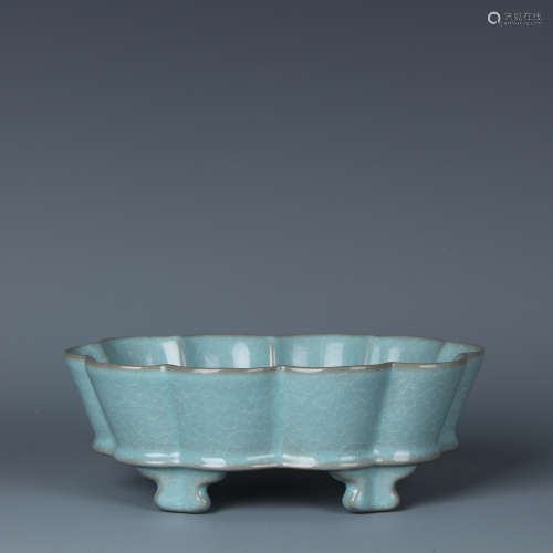 A Chinese Ru-Type Blue Glazed Porcelain Brush Washer