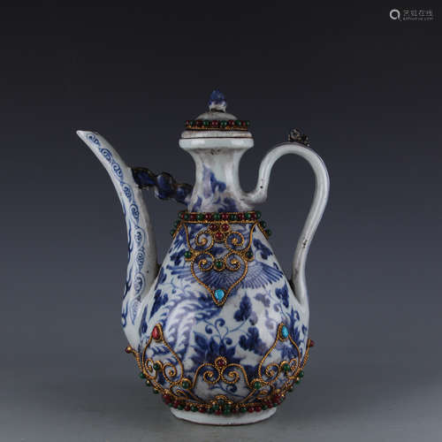 A Chinese Blue and White Porcelain Wine Pot