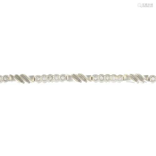 A diamond bracelet Estimated total diamond weight