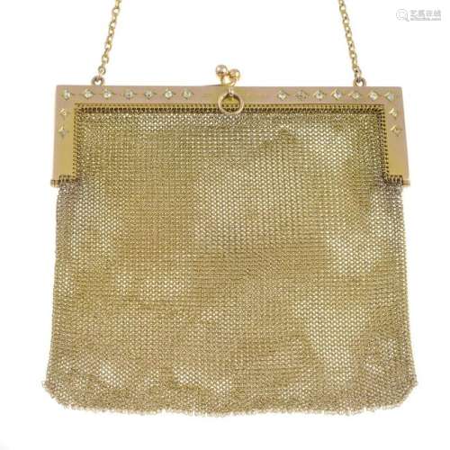An Edwardian 9ct gold mesh-link purse, with old-cut