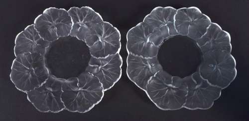 A PAIR OF FRENCH LALIQUE GLASS DISHES. 14 cm wide.