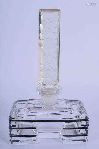 A FRENCH ART DECO GLASS SCENT BOTTLE AND STOPPER. 12 cm