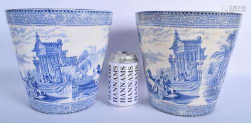 A PAIR OF ANTIQUE STAFFORDSHIRE BLUE AND WHITE ICE