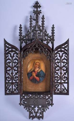 AN ANTIQUE CONTINENTAL WOOD CASED PORCELAIN ICON. 40 cm