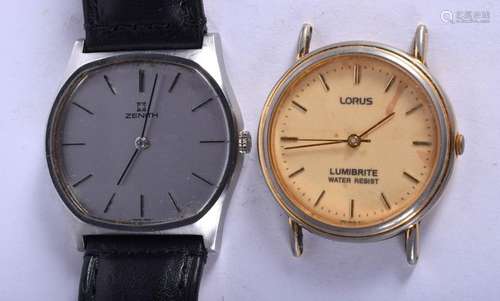 A VINTAGE ZENITH STAINLESS STEEL WRISTWATCH together