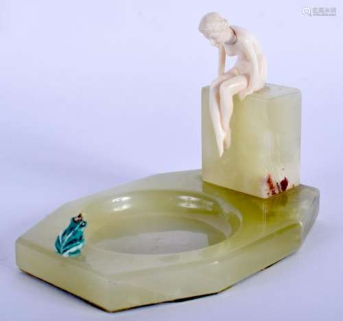 A LOVELY ART DECO CARVED I AND ONYX FIGURE Attributed