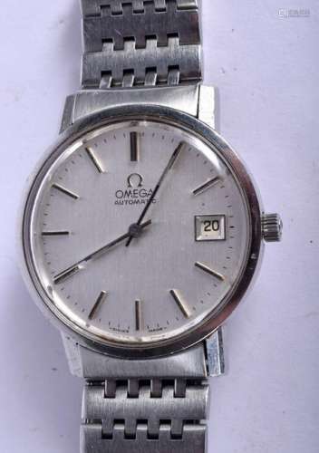 A VINTAGE OMEGA STAINLESS STEEL AUTOMATIC WRISTWATCH.