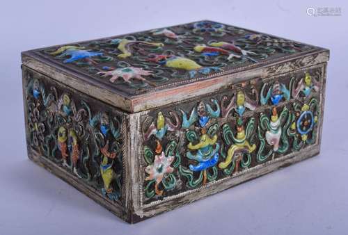 AN EARLY 20TH CENTURY CHINESE ENAMELLED BOX AND COVER