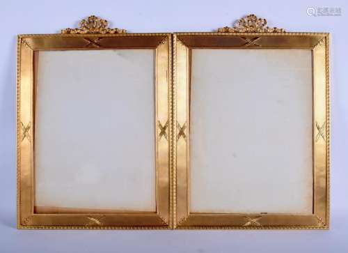A LARGE PAIR OF EARLY 20TH CENTURY FRENCH GILT METAL