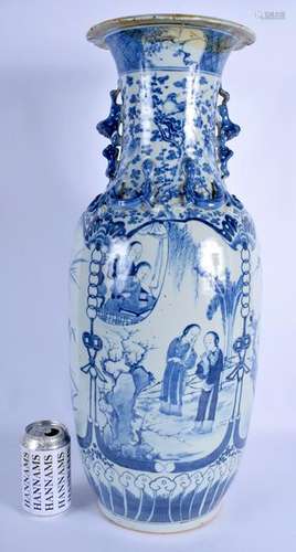 A VERY LARGE 19TH CENTURY CHINESE BLUE AND WHITE