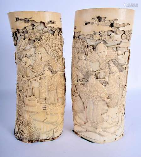 A LARGE PAIR OF 19TH CENTURY JAPANESE MEIJI PERIOD