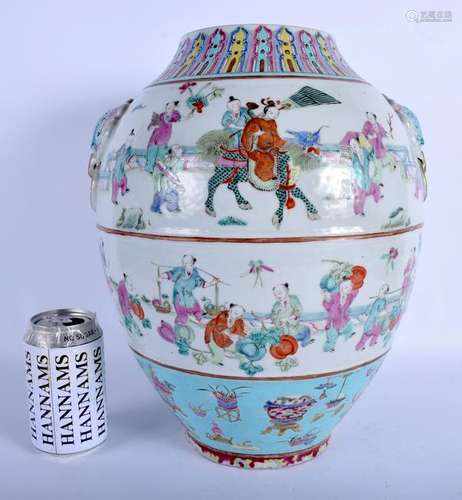 A LARGE 19TH CENTURY CHINESE FAMILLE ROSE PORCELAIN