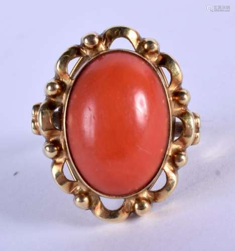 A VINTAGE GOLD AND CORAL RING. 5.6 grams. M.