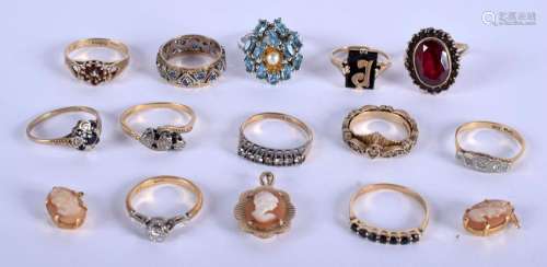 A COLLECTION OF ASSORTED GOLD RINGS together with a