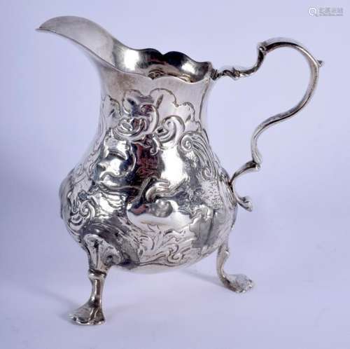 A GEORGE III SILVER CREAM JUG. 2.9 oz. 9 cm high.