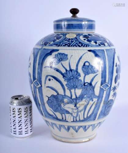 A LARGE 18TH CENTURY JAPANESE EDO PERIOD BLUE AND WHITE