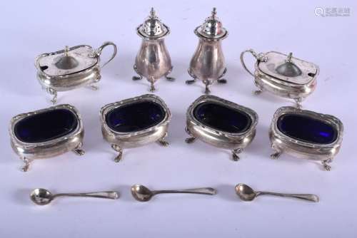 AN ANTIQUE SILVER CRUET SET. Birmingham 1919. 11.2 oz.