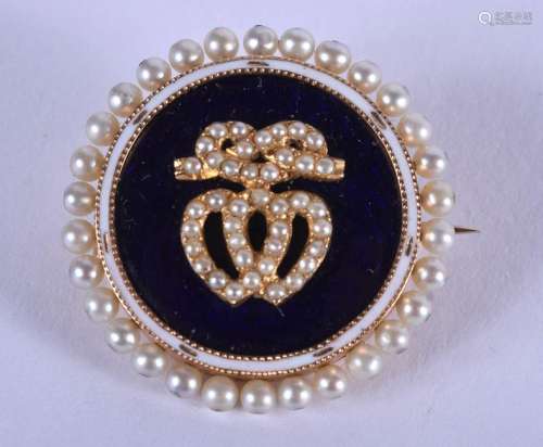 A VICTORIAN 15CT GOLD ENAMEL AND SEED PEARL BROOCH. 5.9