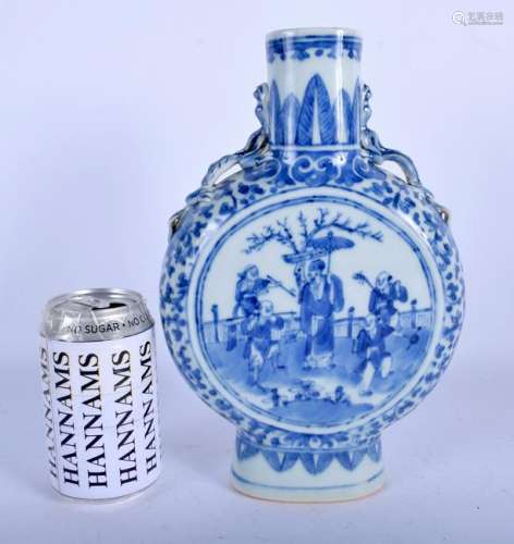 A 19TH CENTURY CHINESE BLUE AND WHITE MOON FLASK Qing.