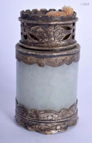 A LOVELY 19TH CENTURY CHINESE SILVER MOUNTED JADEITE