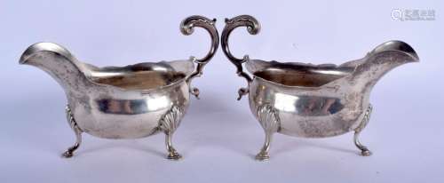 A PAIR OF EARLY 19TH CENTURY ENGLISH SILVER SAUCE