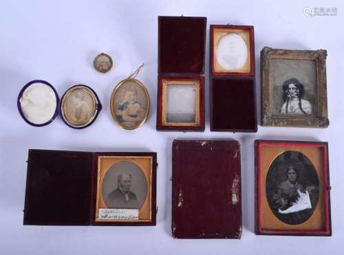 A COLLECTION OF ANTIQUE PHOTOGRAPHS and miniatures.