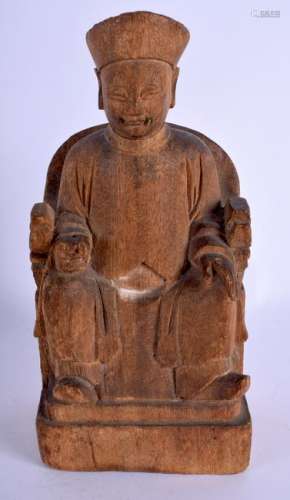 A 17TH/18TH CENTURY CHINESE CARVED WOOD FIGURE OF A