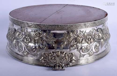 A LARGE 19TH CENTURY SILVER PLATED AND WOOD TABLE STAND