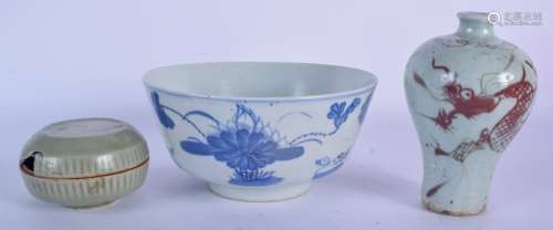 AN 18TH/19TH CENTURY CHINESE BLUE AND WHITE BOWL Qing,