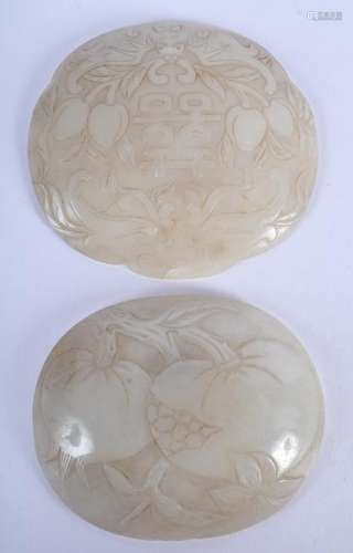 TWO 18TH/19TH CENTURY CHINESE CARVED HETIAN JADE