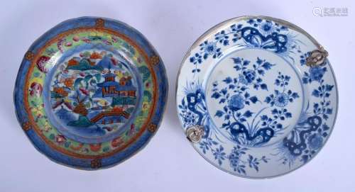 A 17TH/18TH CENTURY CHINESE BLUE AND WHITE PORCELAIN