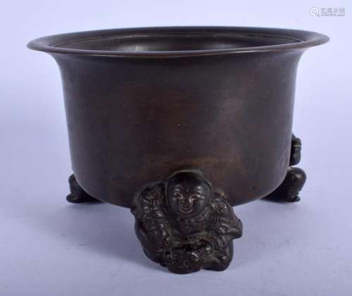 AN UNUSUAL 19TH CENTURY CHINESE BRONZE CENSER Qing,