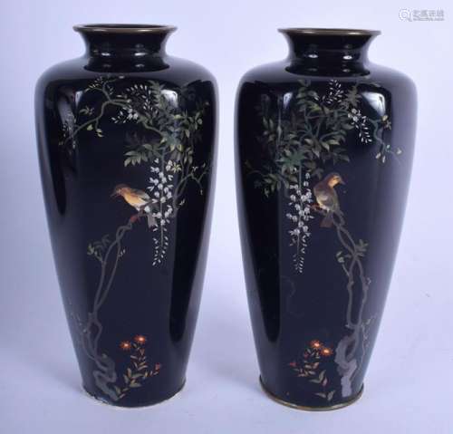 A FINE PAIR OF EARLY 20TH CENTURY JAPANESE MEIJI PERIOD