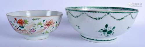 A RARE LARGE 18TH CENTURY CHINESE EXPORT GREEN BOWL