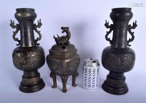 A LARGE PAIR OF 19TH CENTURY JAPANESE MEIJI PERIOD