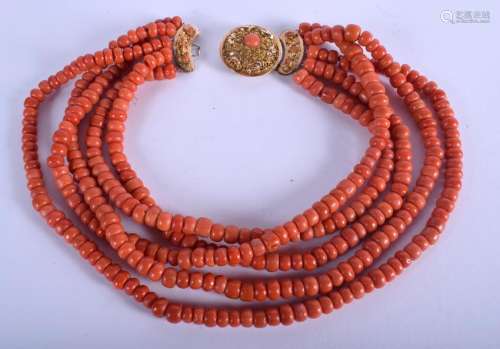 AN 18CT GOLD AND CORAL NECKLACE. 307 grams. 46 cm long.