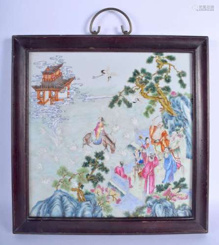 A LARGE EARLY 19TH CENTURY CHINESE FAMILLE ROSE TILE