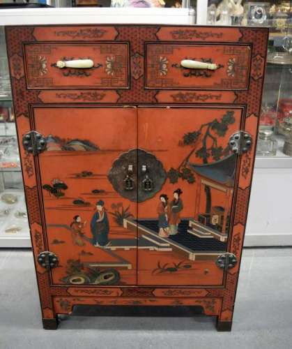 AN EARLY 20TH CENTURY CHINESE LACQUER CABINET formed