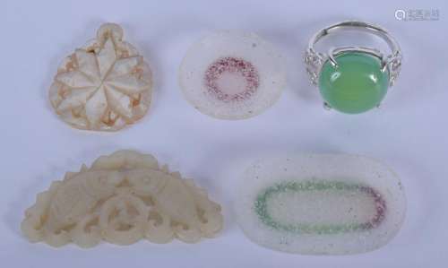 A SMALL EARLY 20TH CENTURY CHINESE JADE PLAQUE etc. (5)