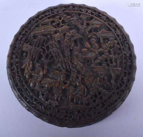 A SMALLER 19TH CENTURY CHINESE CARVED TORTOISESHELL BOX