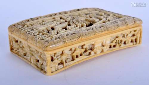 AN 18TH/19TH CENTURY CHINESE CARVED I SNUFF BOX of