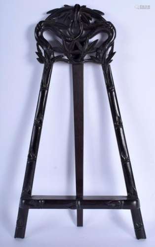 A 19TH CENTURY CHINESE CARVED HARDWOOD EASEL Qing. 47