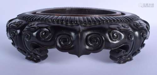 A GOOD 19TH CENTURY CHINESE CARVED HONGMU HARDWOOD