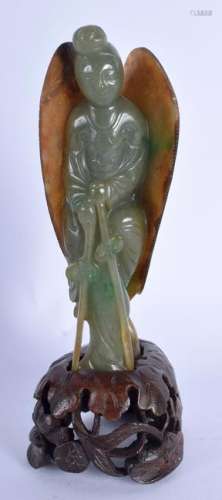 A FINE EARLY 20TH CENTURY CHINESE CARVED JADEITE FIGURE