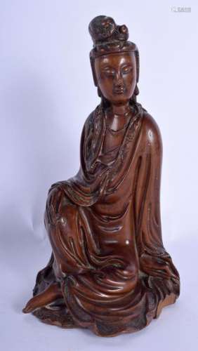 A FINE 17TH/18TH CENTURY CHINESE CARVED BOXWOOD FIGURE